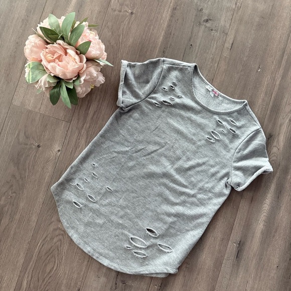 🍂5 for $25🍂 Macy's Inspired Hearts Distressed Light Grey Sweatshirt Top - Picture 1 of 4